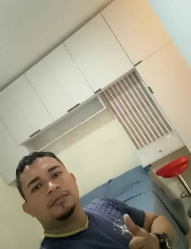 Faço montagem e desmontagem de móveis