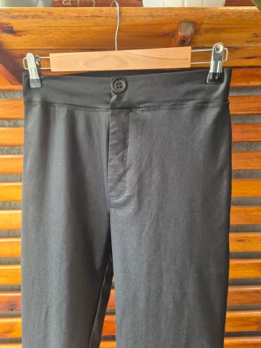 calça preta skinny,tecido premium super estilosa tam M