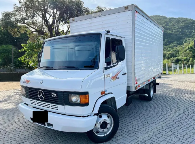 MB 710 BAÚ CARGA SECA 2008
