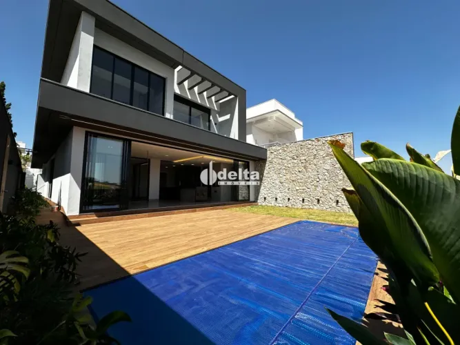 Casa no condomínio Gávea Paradiso disponível para venda em Uberlândia-MG