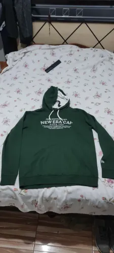 Blusa com capuz New Era CAP