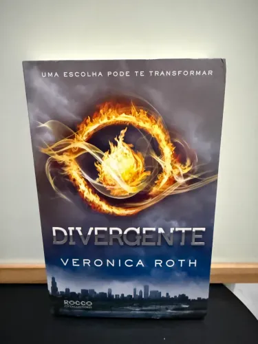 Livro: Divergente. Verônica Roth