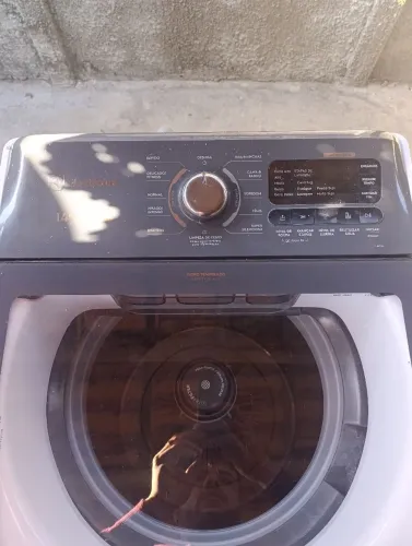 Máquina de lavar Eletrolux 14kg