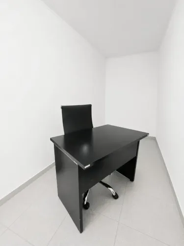 Mesa Compacta com Cadeira Presidente