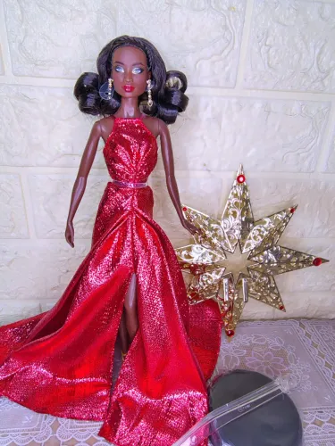 Boneca Barbie Signature Holiday 2017 Lavínia