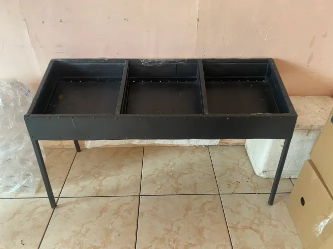 Expositor de ferro