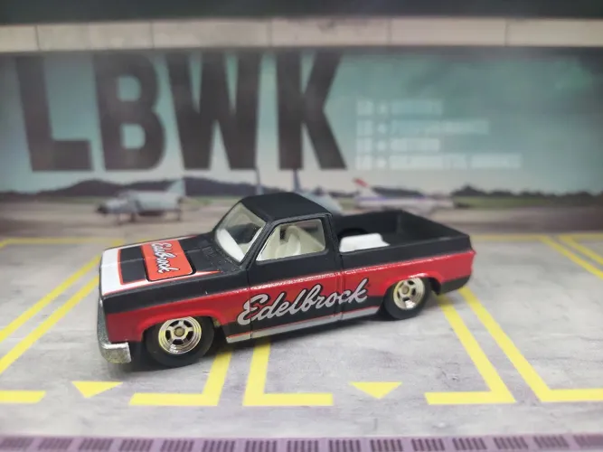 Hot Wheels '83 Chevy Silverado Edelbrock loose
