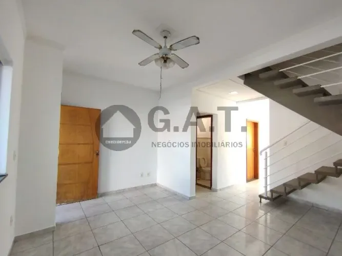 Casa para locação em Sorocaba-SP: Casa com 2 quartos, 2 suítes, 2 salas e 2 vagas no Jardi