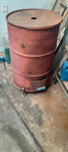 Vendo uma churrasqueira de bafo