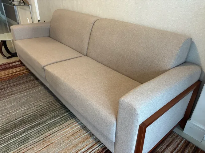 Sofá fixo 2,30m super conservado