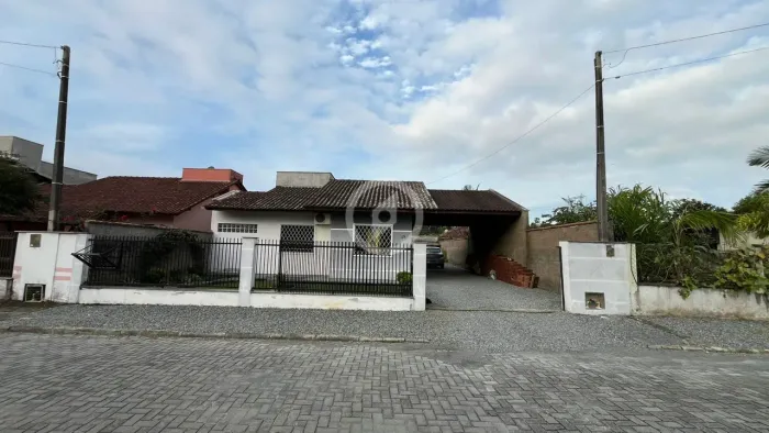 Casa à venda no bairro Escolinha - Guaramirim/SC