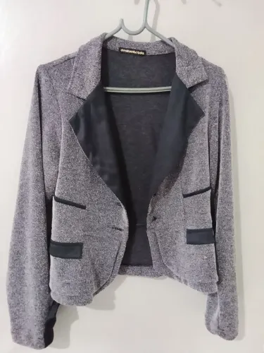 Blazer feminino Deslumbrada cinza M