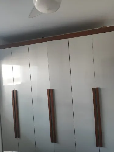 Armário de casal seminovo