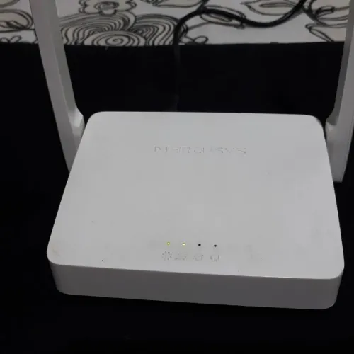Vendo roteador mercusys completo novo