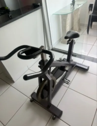 Bike Ergométrica Residencial | Excelente Estado | Ideal para Exercícios em Casa