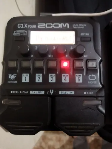 Pedaleira zoom g1x four