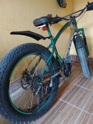 Bicicleta muito boa toda revisada mais informação *