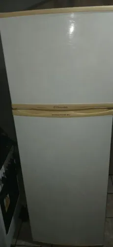 Para uma Electrolux Double DC360 usada precisa ficar o condensador 