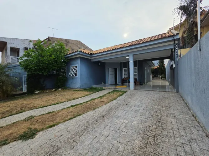 Casa térrea com piscina, área gourmet e energia solar no Ipase