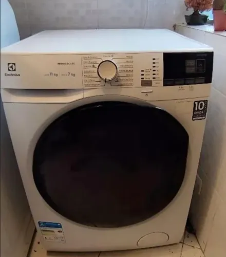 Lava e seca perfeito care 11kg Electrolux 