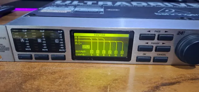 Processador DCX 2496 Behringer