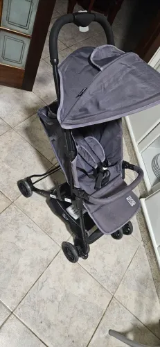 carrinho de bebê compacto