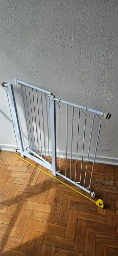 Portão metálico para crianças e pets