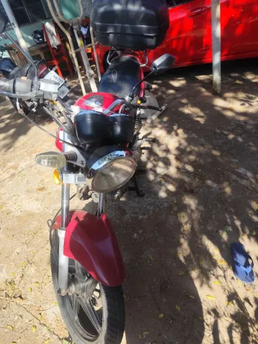 Moto Suzuki YES 125