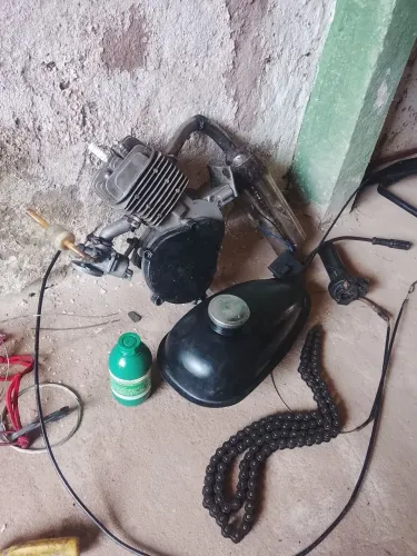 Kit motor 80cc completo,vai com um litrinho de óleo lubrax, gasolina no tanque,tudo no lg