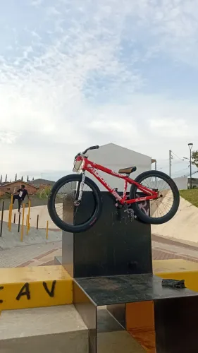 Bicicleta Gios 4trix 2025