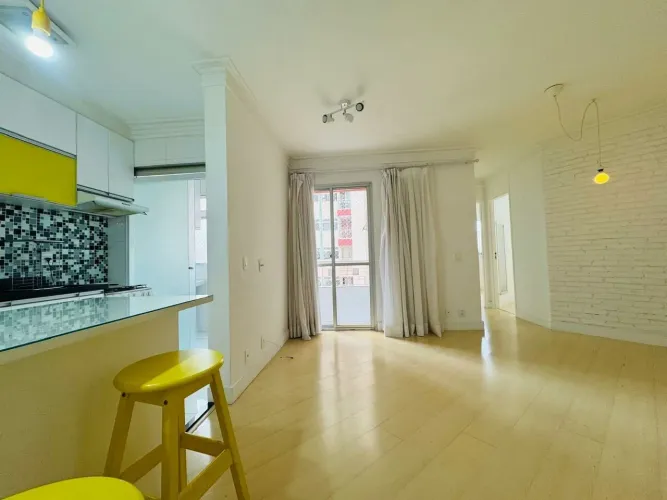 APARTAMENTO REFORMADO HÁ 800 METROS DO SHOPPING INTERLAGOS!