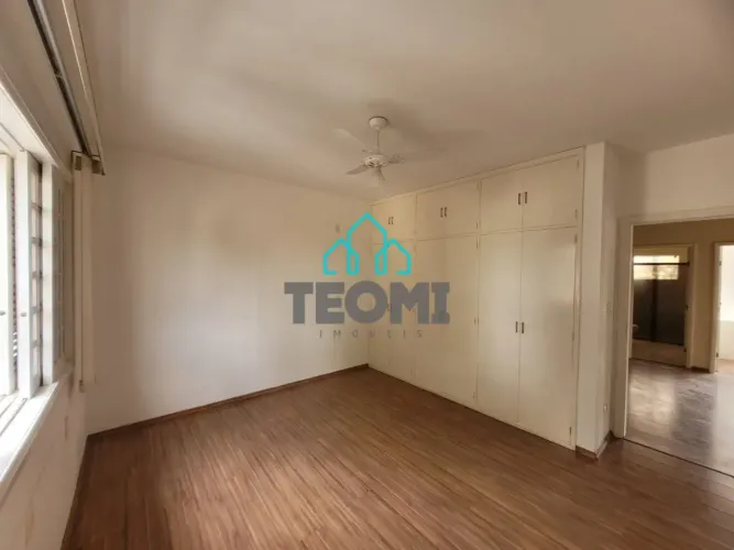 Sobrado com 4 dormitórios à venda, 240 m² por R$ 1.280.000,00 - Independência - Taubaté/SP