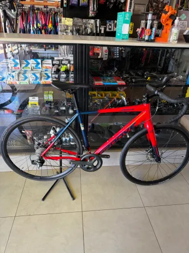 Bicicleta Speed Groove Overdrive 70 tamanho P em estado de zero