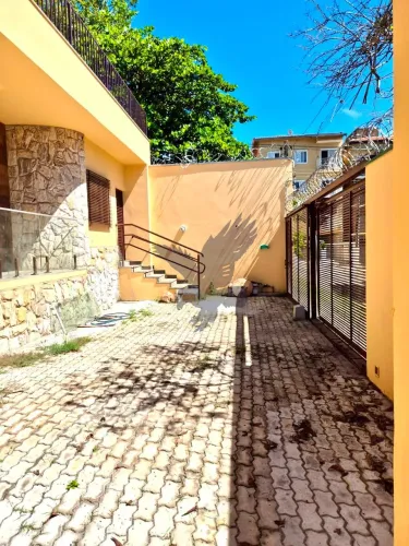 Casa a venda em Jaguariúna (residencial ou comercial)