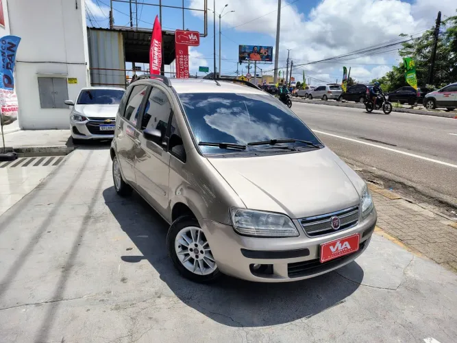 Fiat Idea ELX 1.8 MPI Flex 8V 5P 2010