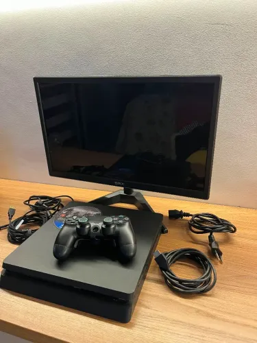 Ps4 slim 1tb+ monitor 60hz+ macro no controle +jogo funcionando perfeitamente tudo