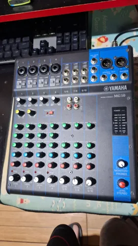 Mesa de som yamaha MG10