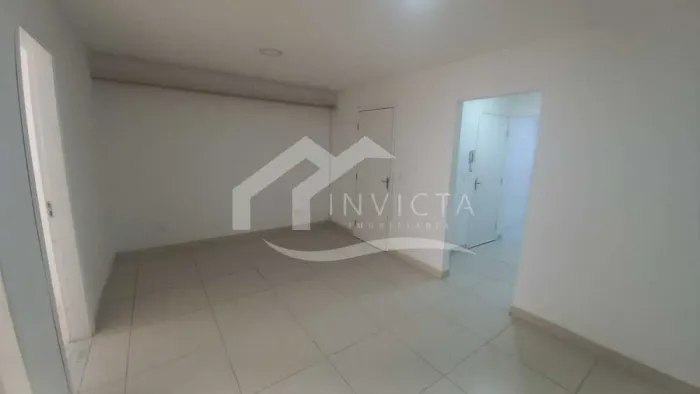 APARTAMENTO DE 2 QUARTOS REFORMADO EM LARANJEIRAS, PRÓXIMO AO PALÁCIO GUANABARA E AO CAMPO