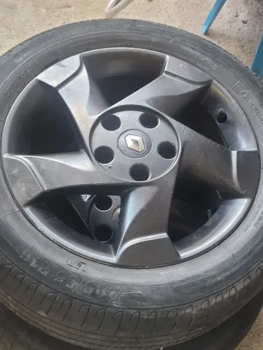 Rodas Renault Aro 16 Original - 5x114,3 ?