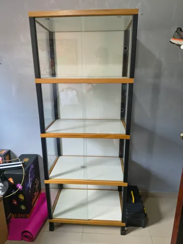 Estante Evolukit com portas de vidro