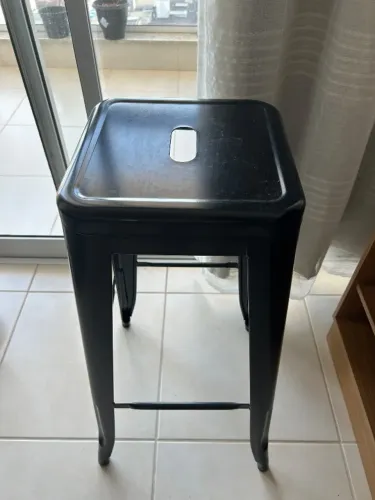 Banqueta metálica
