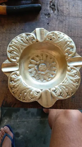 Cinzeiro de bronze antigo grande e pesado 