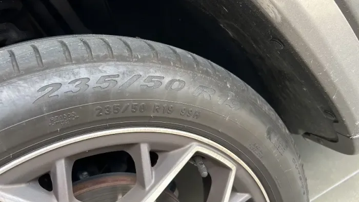 Pneu Usado Pireli 235/50 Raio 19 Scorpion 99H - Jeep Commander