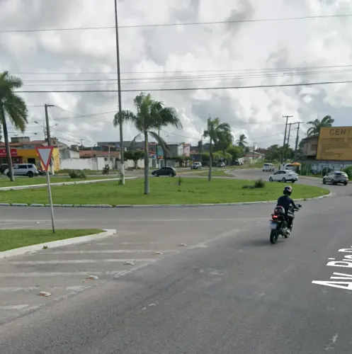 CASA A VENDA NA AV. ITAPERINGA na Esquina da Av. RIO DOCE com Lojas em Anexo