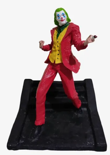Boneco Coringa Na Escadaria