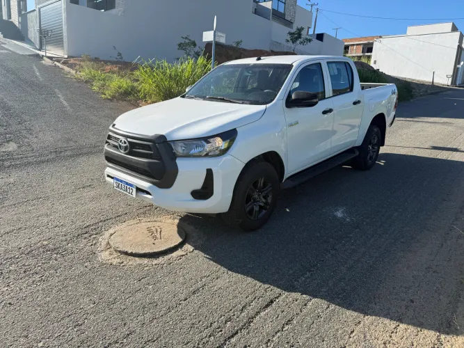 Toyota Hilux CD 4X4 2.8 Diesel Mec. 2024