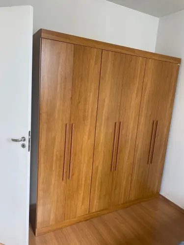 Vende-se Guarda Roupas 
