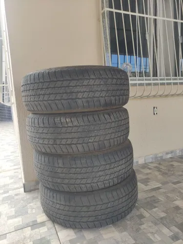 Pneus Bridgestone dueler 265/60R18 110H Usados