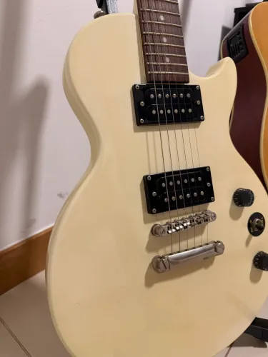Guitarra Epiphone Special II + pedaleira