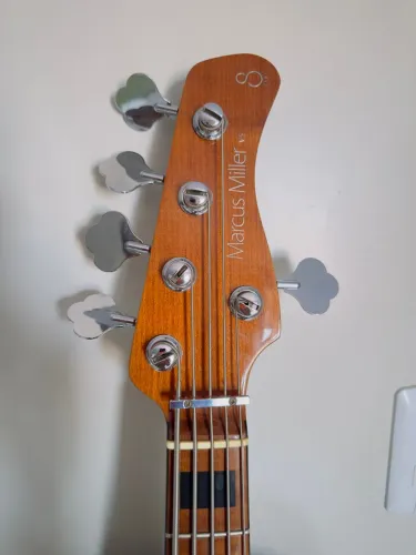 Baixo Sire V5